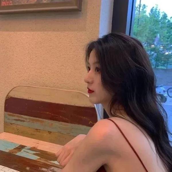 费家有女